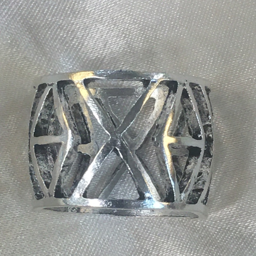 ❤️ 2 for $10 PRICE DROP X Marks the Spot - closed wide band - crisscross ring - Picture 2 of 5
